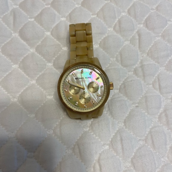 Michael Kors light tortoise watch - Picture 2 of 5